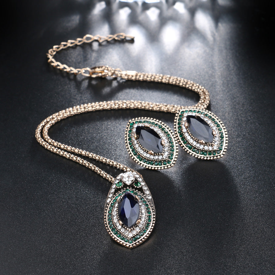 Big Luxurious Vintage Mosaic Crystal wedding ring