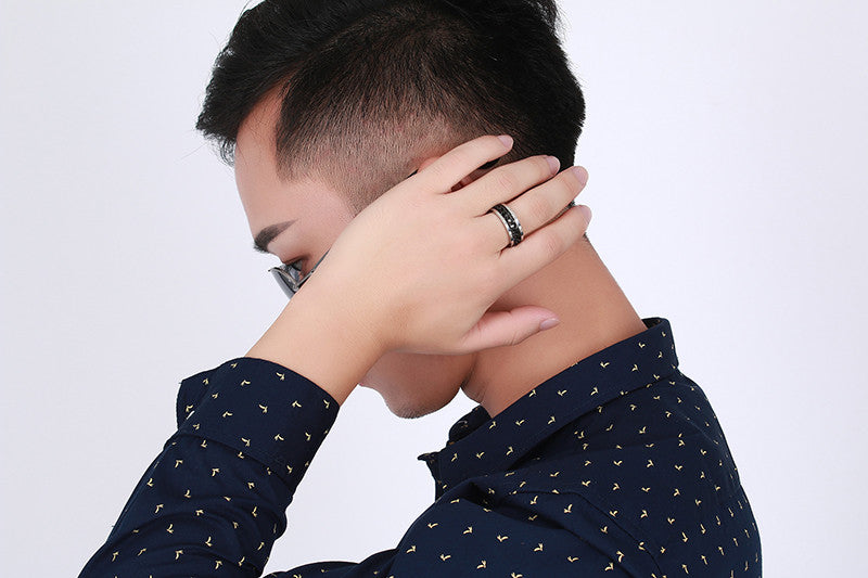 Fashionable stainless steel black chain spinner ring